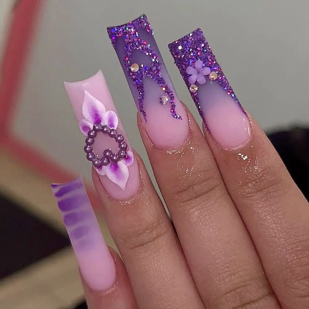 Дълги режийни ноктите в стил балерина, модни лилави цветя, френски режийни ноктите, кленово-кафяв пламък, пеперуда, наклеивающаяся на ноктите, със собствените си ръце Изображение 0