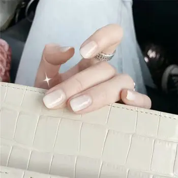 24шт Подвижни градиентные бели режийни нокти във формата на сърце, подходяща за носене над главата на ноктите с пълно покритие върховете на ноктите