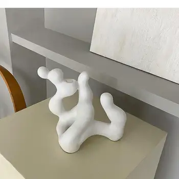 Креативна Бяла Абстрактна Коралови Скулптура на Чужденец Керамични Изделия Украшение за работния Плот Необичайни Декорации и Аксесоари за модерният домашен интериор