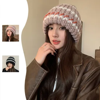 Нова раирана шапка на жените в есенно-зимната корейската версия на една проста вълнена шапка голяма обиколка на главата топло ветрозащитный елемент за лице Тренд